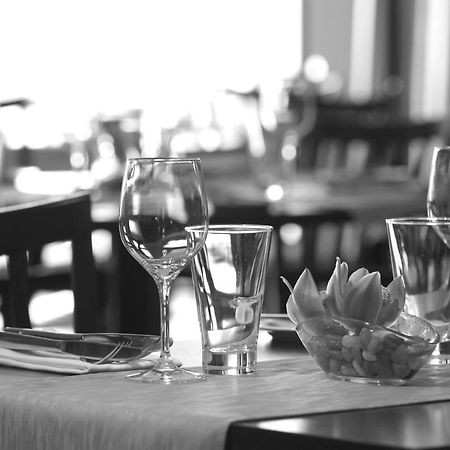 Hotel Tri Knizata Jihlava Ngoại thất bức ảnh