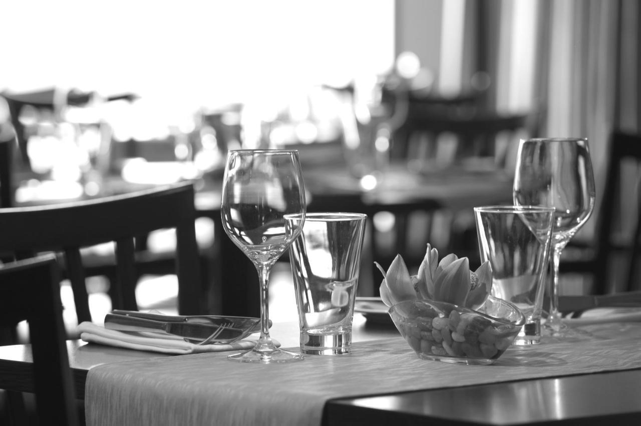 Hotel Tri Knizata Jihlava Ngoại thất bức ảnh
